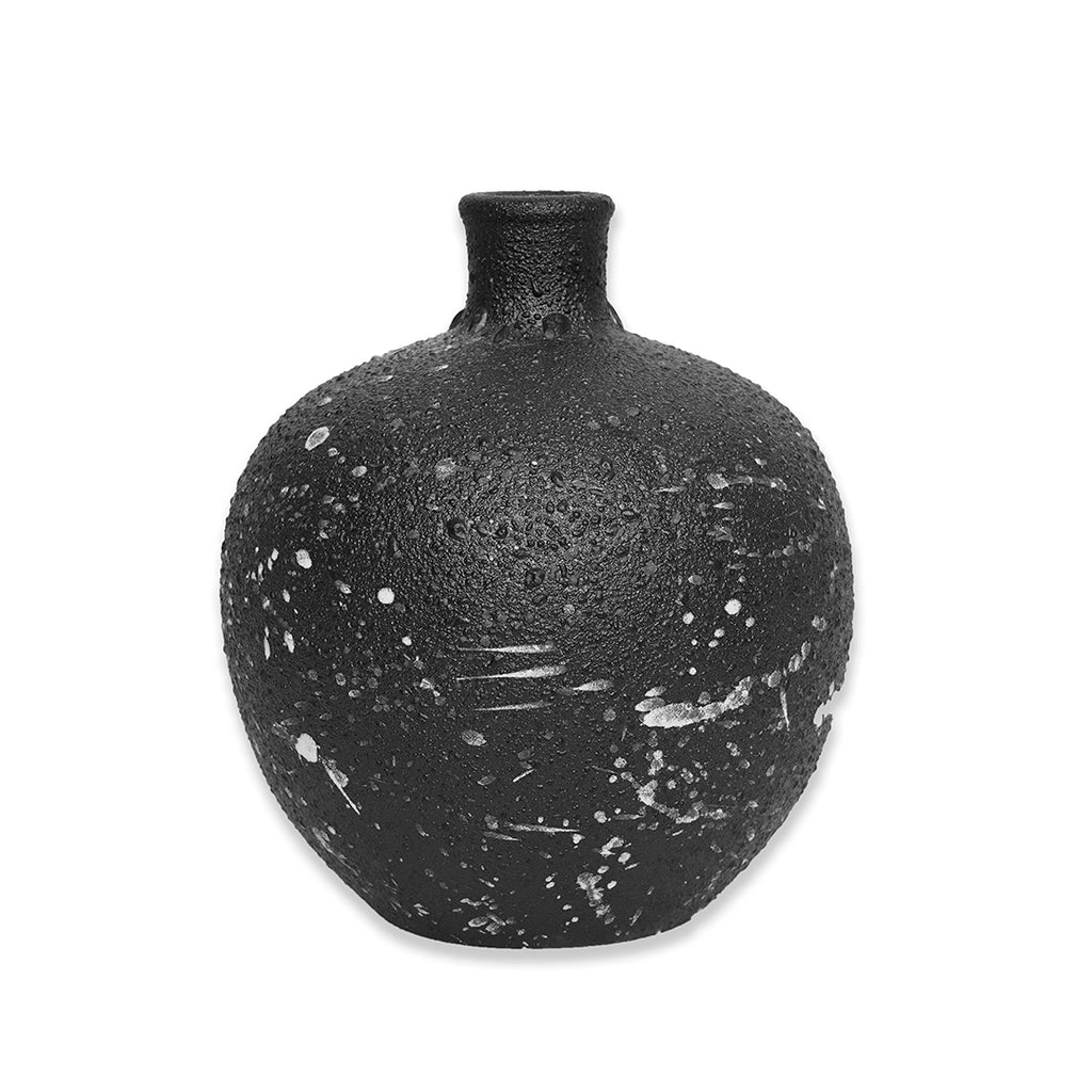 VASE - BLACK