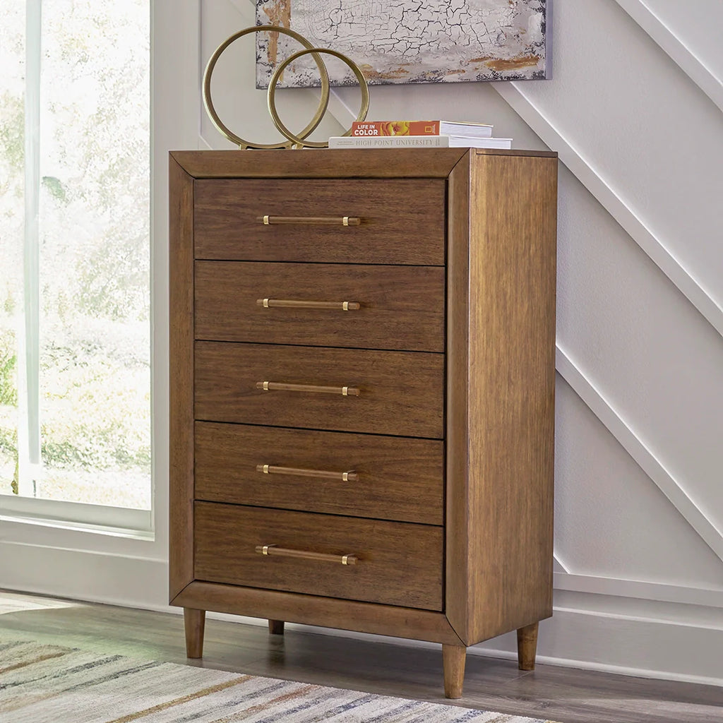 LYNCOTT CHEST OF DRAWERS