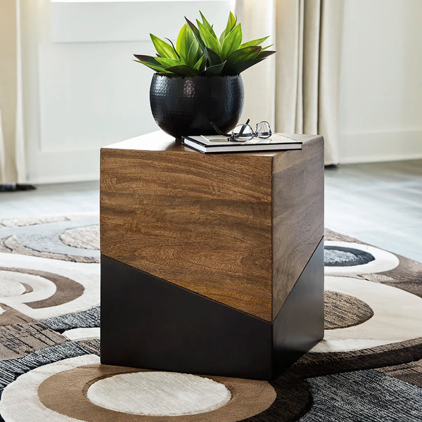 Trailbend accent table with two-tone eclectic design ��� Ashley UAE modern furniture